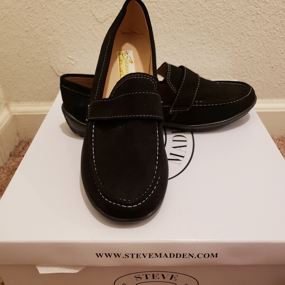 Shoes - Picture 2 of 5